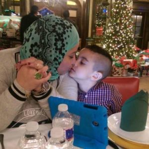 Meet your Posher, Mona